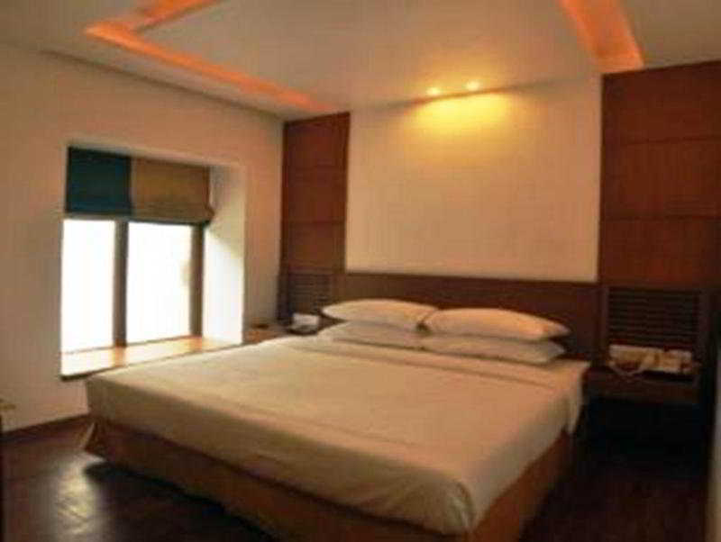 Hotel Walson Spa'O'Tel Калькутта Экстерьер фото